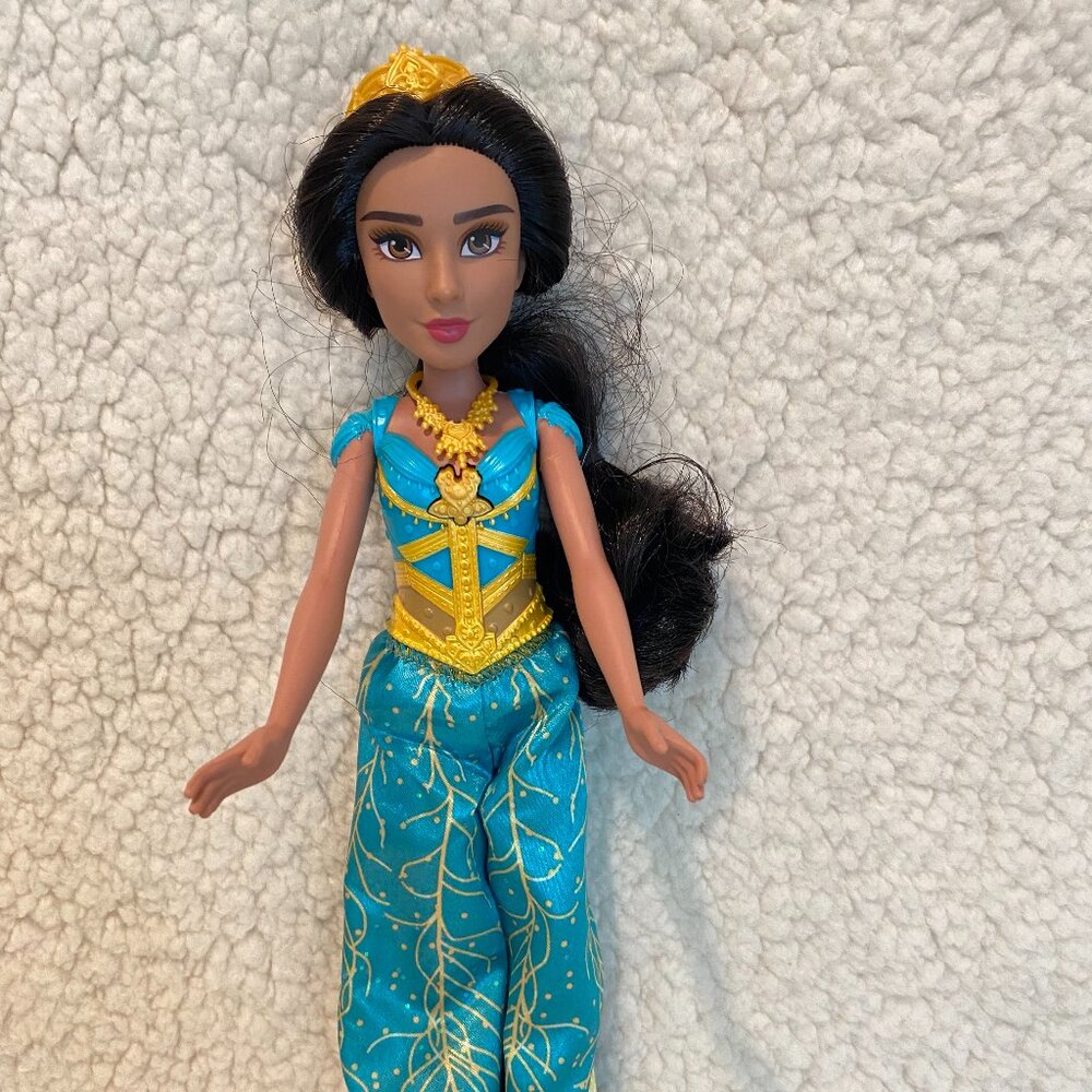 Disney Aladdin Jasmine Doll Sings Portion of "A Whole New World" 11" Tall